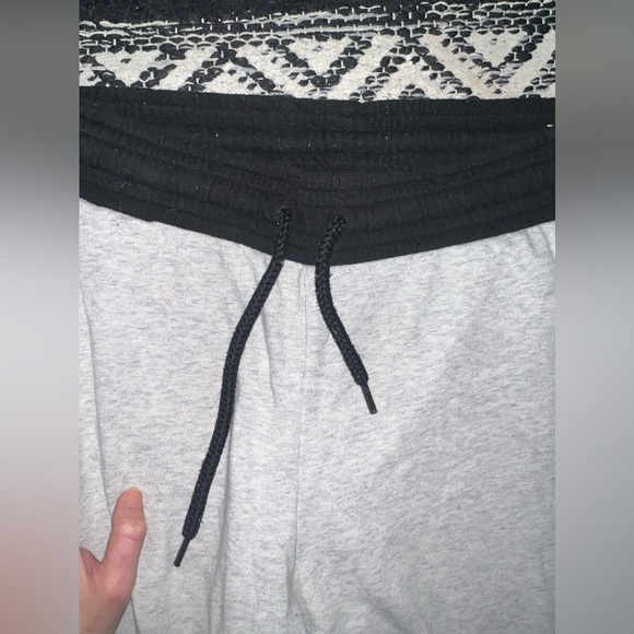 Medium pink sweatpants - Picture 5 of 6